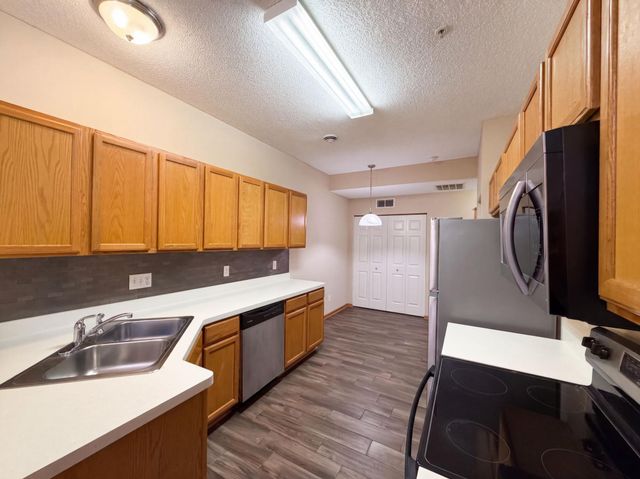 5070 Holly Lane N 702, Plymouth, MN 55446