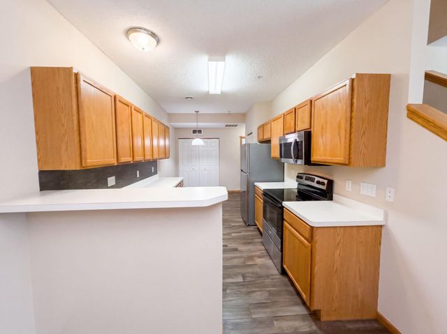 5070 Holly Lane N 702, Plymouth, MN 55446