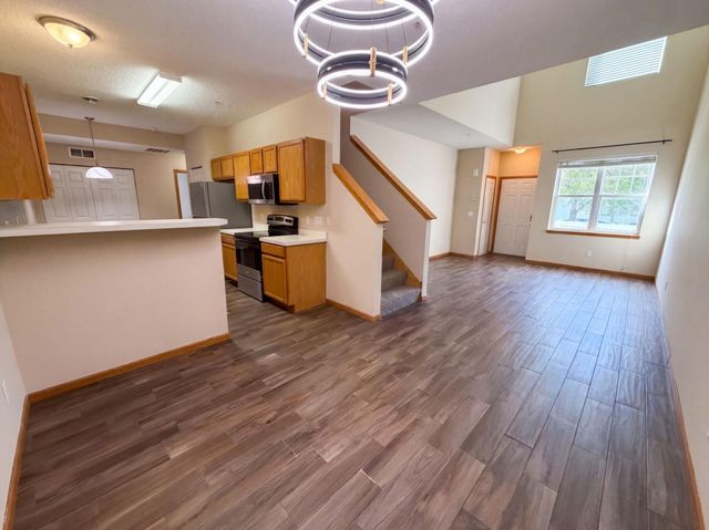 5070 Holly Lane N 702, Plymouth, MN 55446