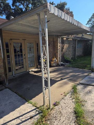5811 Ludington Drive, Houston, TX 77035