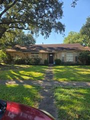 5811 Ludington Drive, Houston, TX 77035