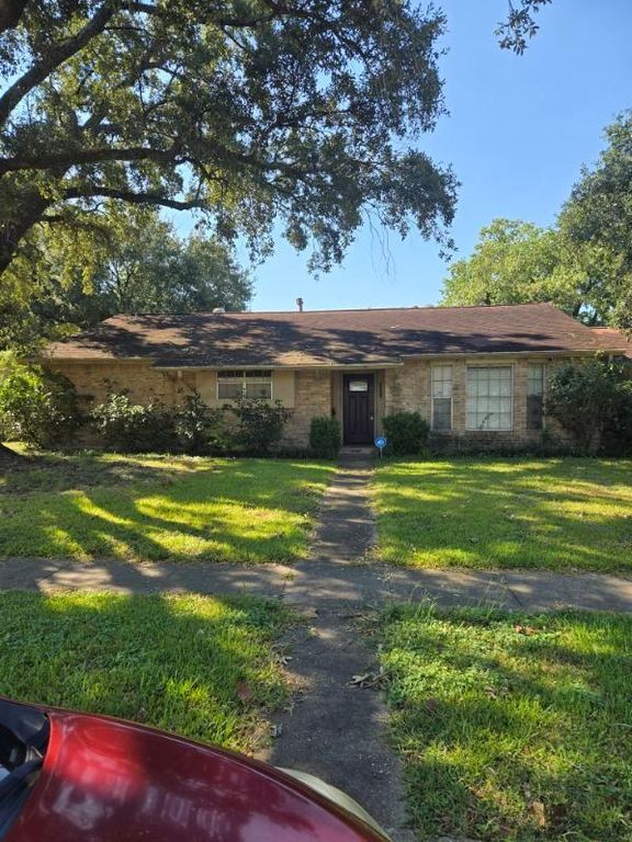 5811 Ludington Drive, Houston, TX 77035