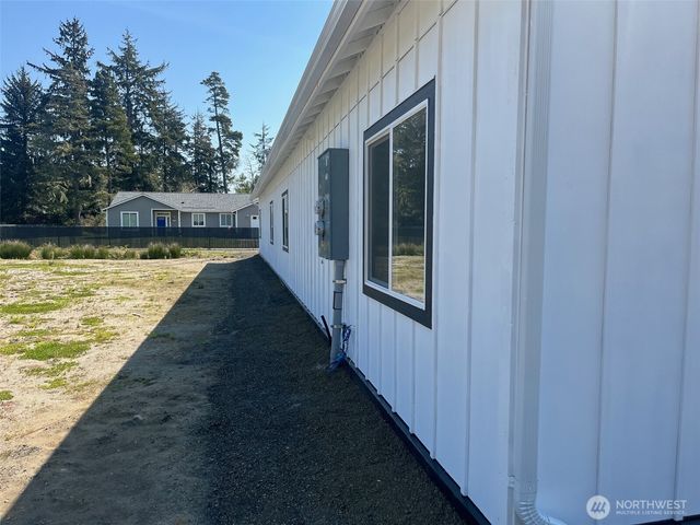 1306 Melbourne Court, Westport, WA 98595