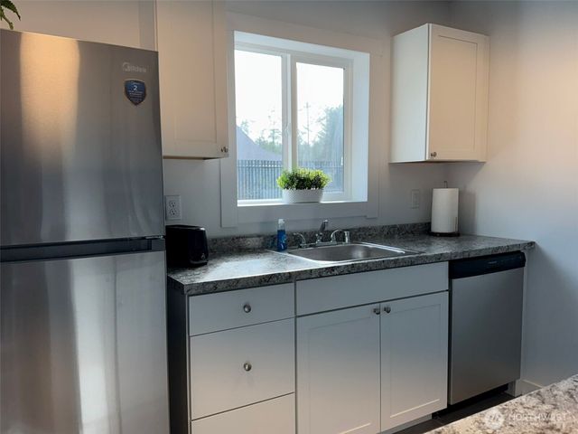 1306 Melbourne Court, Westport, WA 98595