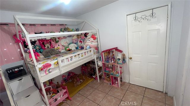 1715 E 70th, Los Angeles, CA 90001