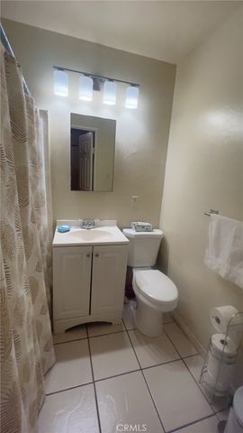 1715 E 70th, Los Angeles, CA 90001