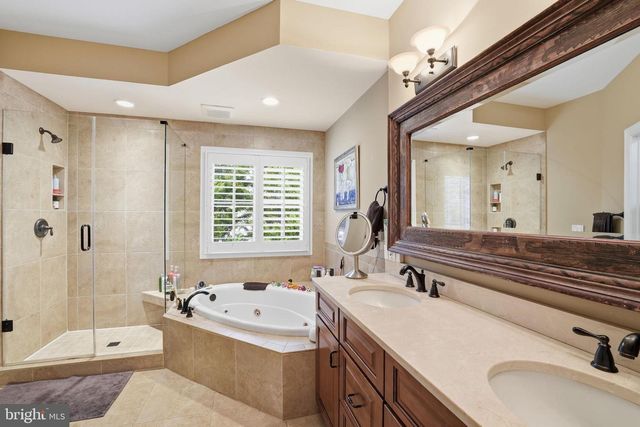 715 HAWKINS WAY, Alexandria, VA 22314