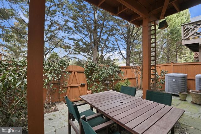 715 HAWKINS WAY, Alexandria, VA 22314