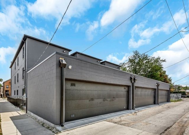4906 S Saint Lawrence Avenue, Chicago, IL 60615