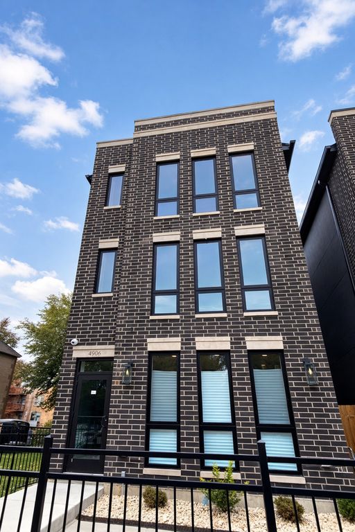 4906 S Saint Lawrence Avenue, Chicago, IL 60615