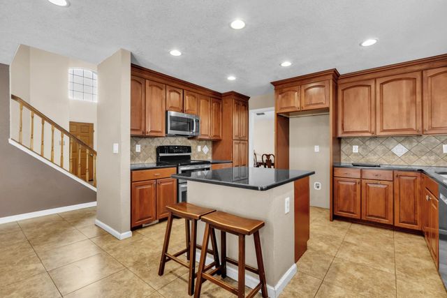 9186 Lagrange Ct, Elk Grove, CA 95624
