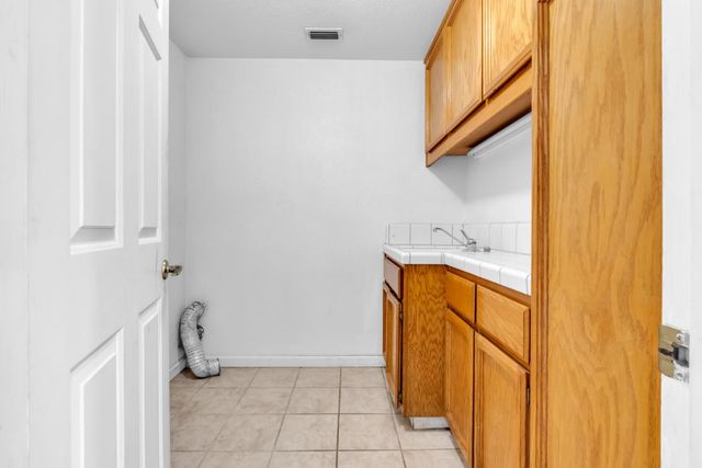 9186 Lagrange Ct, Elk Grove, CA 95624