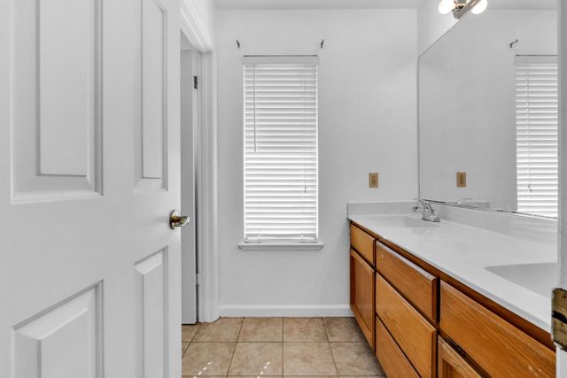 9186 Lagrange Ct, Elk Grove, CA 95624