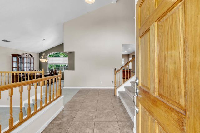 9186 Lagrange Ct, Elk Grove, CA 95624