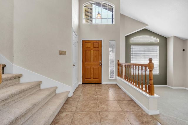 9186 Lagrange Ct, Elk Grove, CA 95624