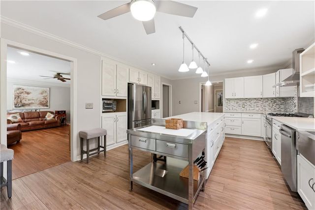 1104 Fox Lane, Woodstock, GA 30188