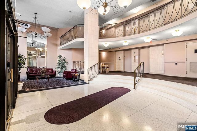 160 Overlook Avenue 16C, Hackensack, NJ 07601