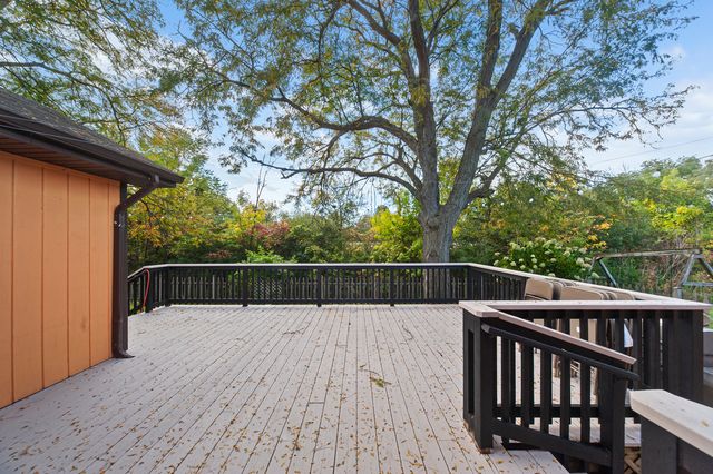 4259 LAKE PARK Avenue, Gurnee, IL 60031