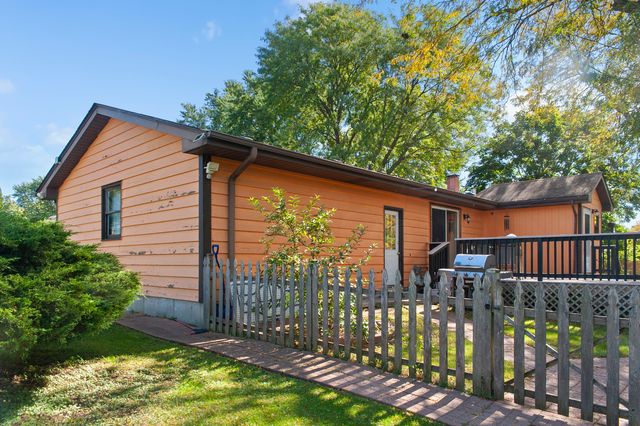 4259 LAKE PARK Avenue, Gurnee, IL 60031