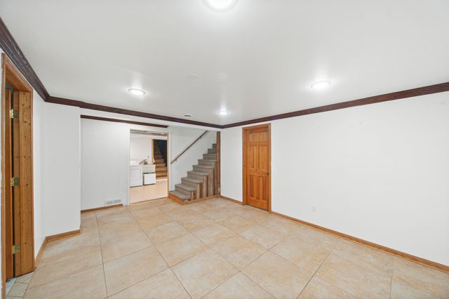 4259 LAKE PARK Avenue, Gurnee, IL 60031