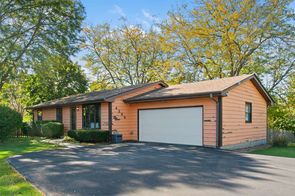 4259 LAKE PARK Avenue, Gurnee, IL 60031