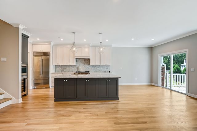 133 Harding Court, Glen Ellyn, IL 60137