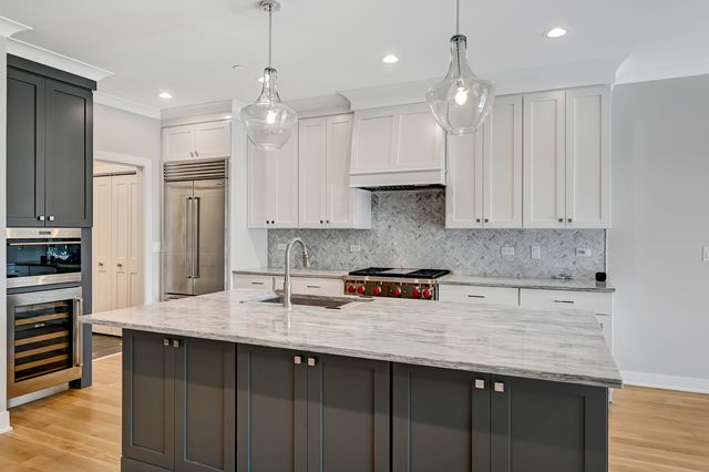 133 Harding Court, Glen Ellyn, IL 60137