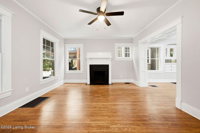 205 E Oak St, Louisville, KY 40203