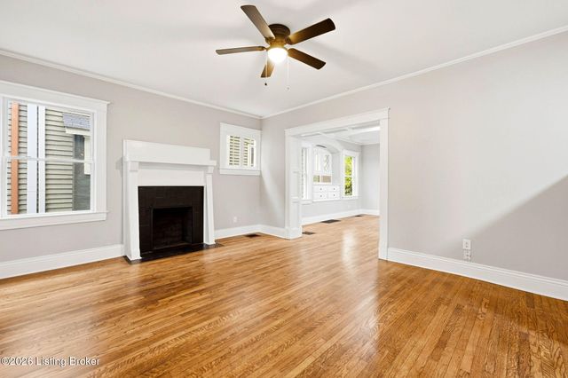 205 E Oak St, Louisville, KY 40203