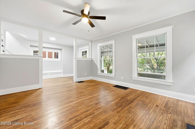 205 E Oak St, Louisville, KY 40203