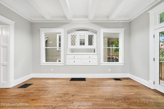 205 E Oak St, Louisville, KY 40203