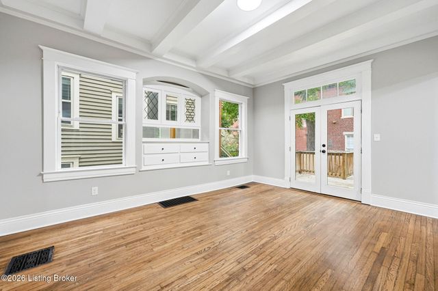 205 E Oak St, Louisville, KY 40203