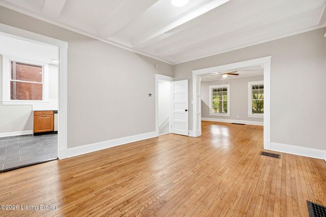 205 E Oak St, Louisville, KY 40203