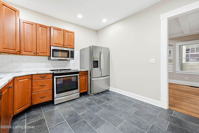 205 E Oak St, Louisville, KY 40203