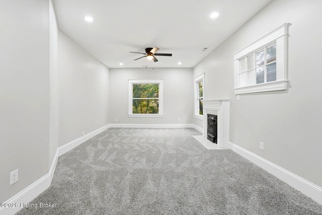 205 E Oak St, Louisville, KY 40203