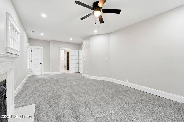 205 E Oak St, Louisville, KY 40203