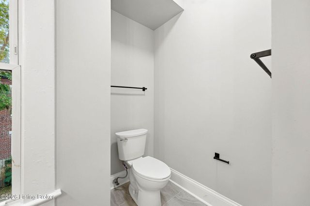 205 E Oak St, Louisville, KY 40203