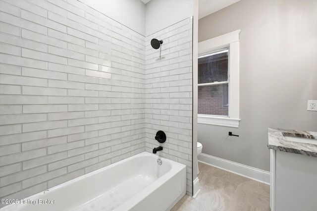 205 E Oak St, Louisville, KY 40203