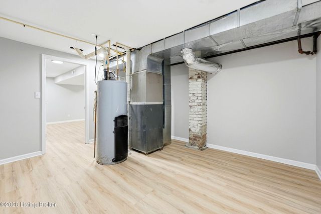 205 E Oak St, Louisville, KY 40203