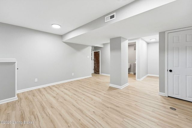 205 E Oak St, Louisville, KY 40203