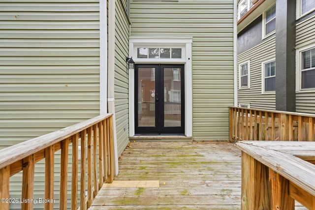 205 E Oak St, Louisville, KY 40203