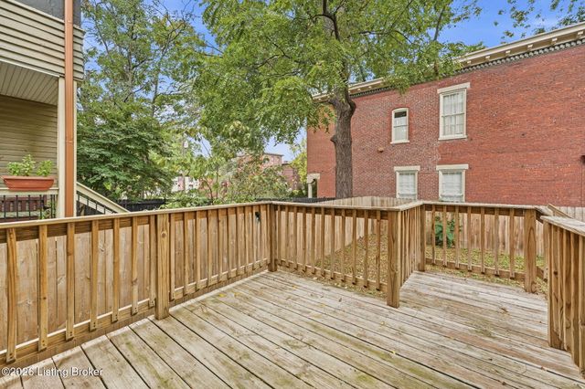 205 E Oak St, Louisville, KY 40203