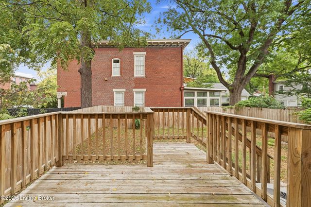 205 E Oak St, Louisville, KY 40203