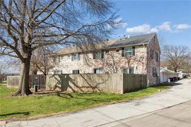 8363 Woodward Street, Overland Park, KS 66212