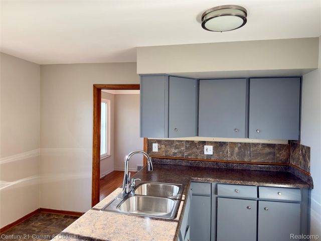 6590 Rockland Street, Dearborn Heights, MI 48127
