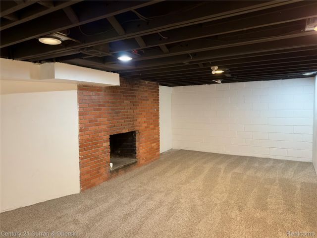 6590 Rockland Street, Dearborn Heights, MI 48127