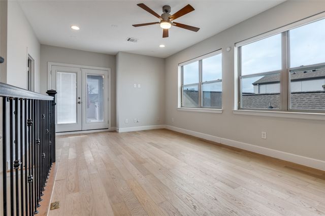 5435 Ashby Grove Street, Dallas, TX 75209