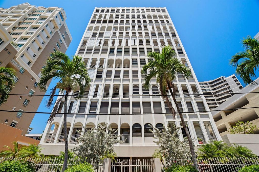 16 CARRION COURT STREET 1002, San Juan, PR 00911
