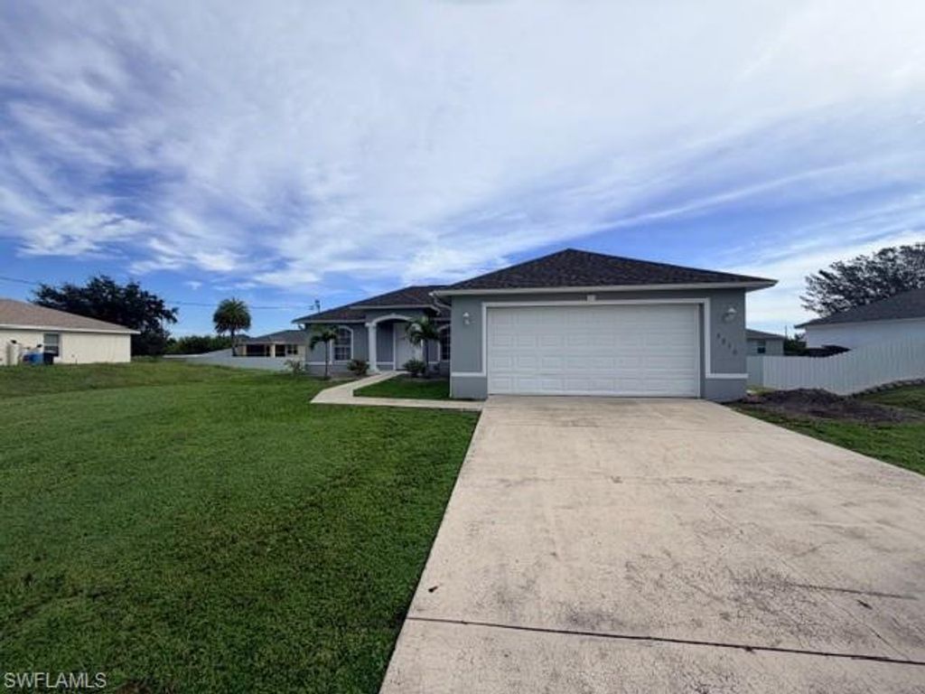3916 22nd ST W, Lehigh Acres, FL 33971