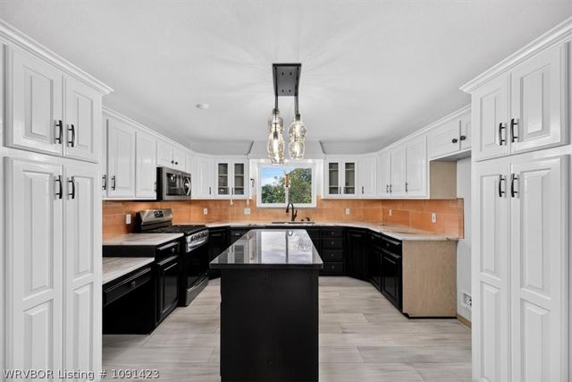 9109 Canopy Oaks Drive, Fort Smith, AR 72903
